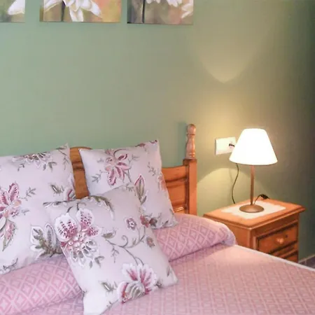 2 Bedroom Lovely In Apartman Villaviciosa